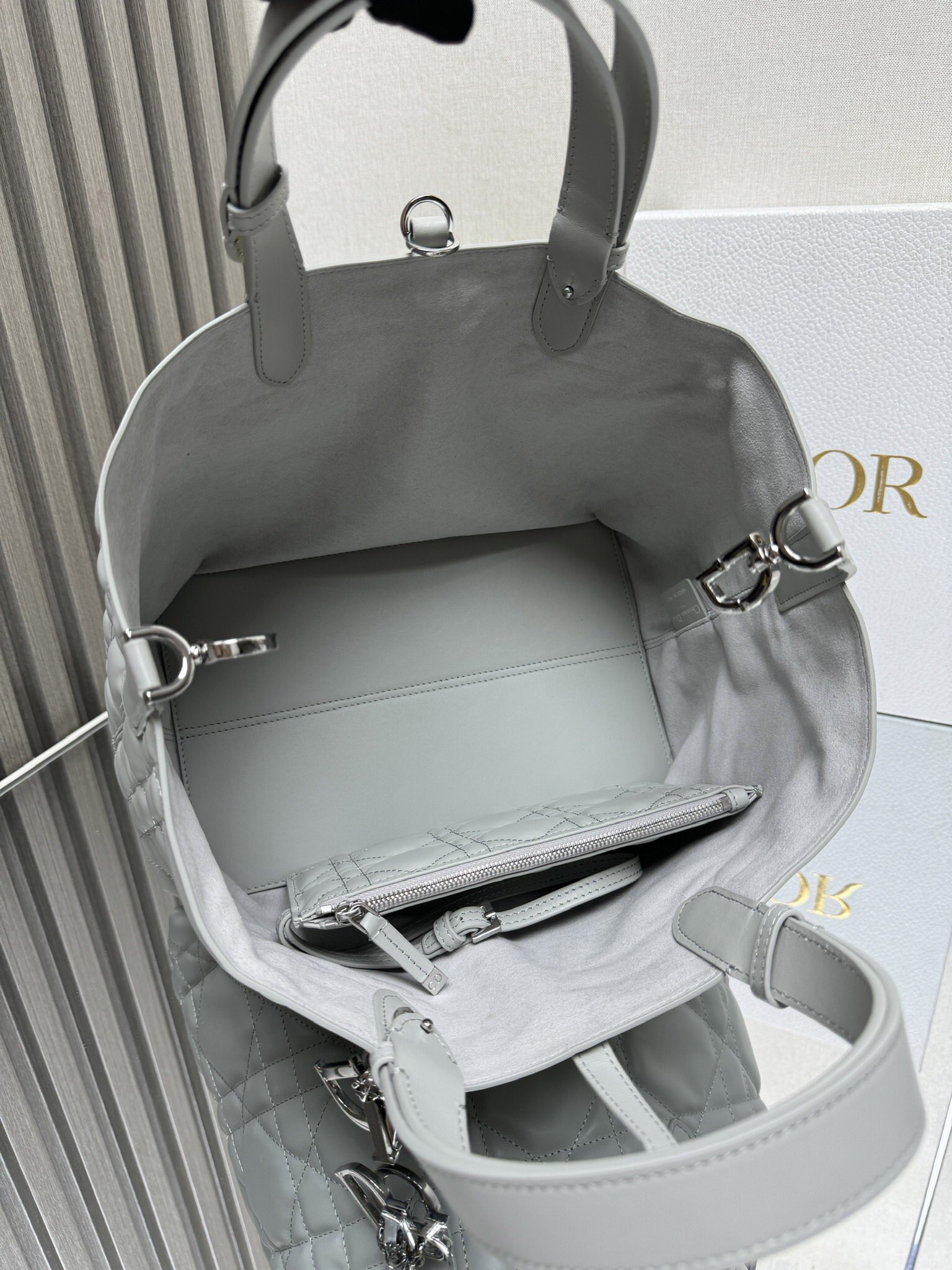 Bolso mediano Dior Toujours - Imagen 9