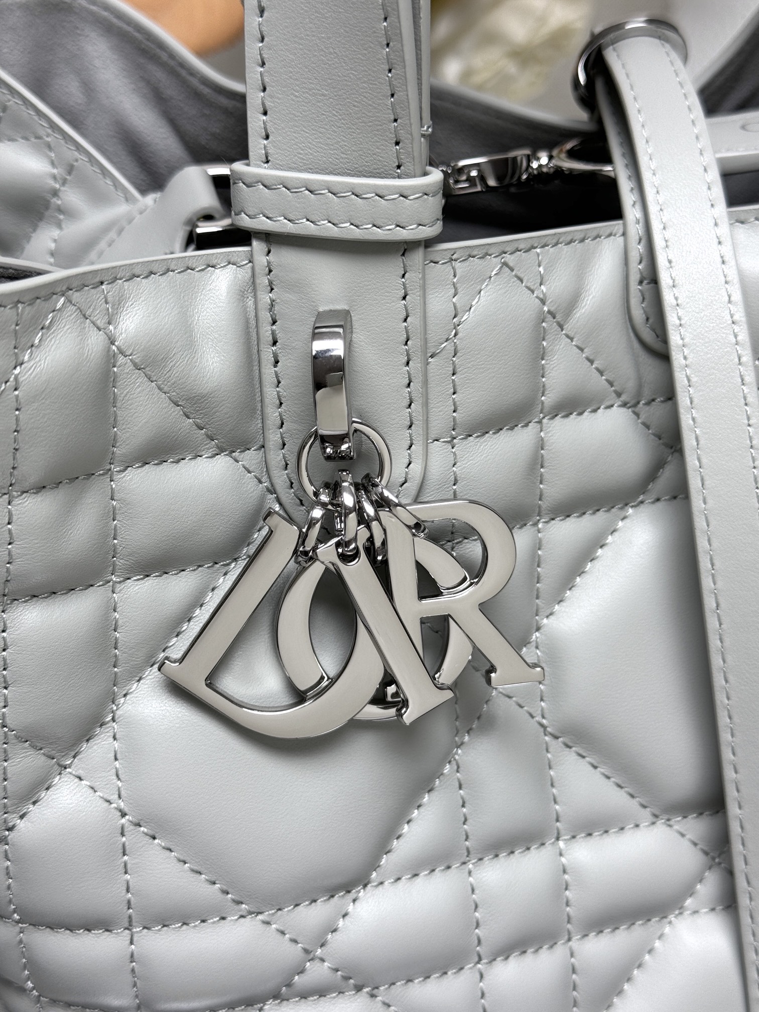 Bolso mediano Dior Toujours - Imagen 7