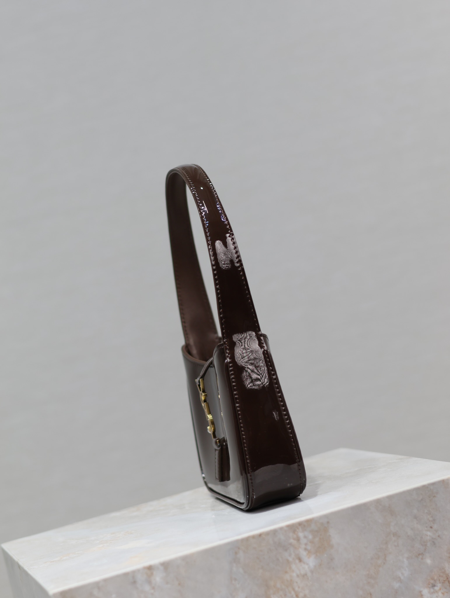 Bolso le 5 à 7 mini de charol YSL - Imagen 6